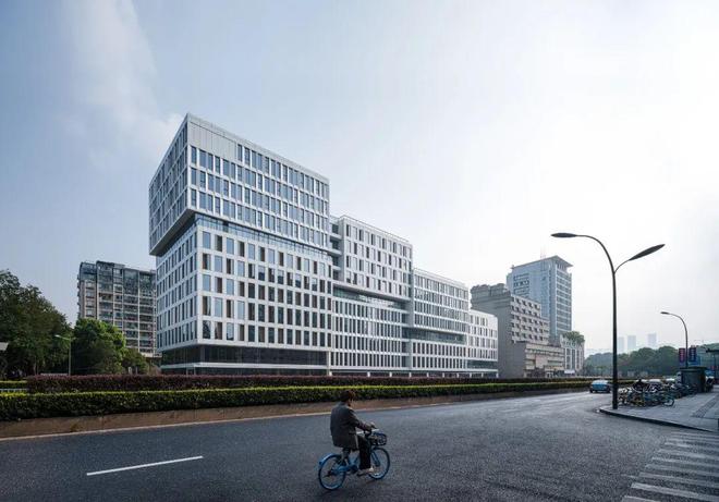 都市叠山:安诺新程颐养中心 · 零壹城市建筑事务所