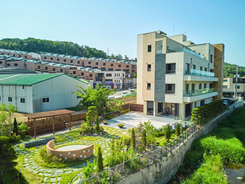 案例研究:Caredoc Carehome — 韩国龙仁高端养老社区